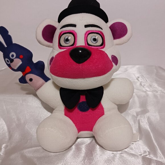 Lot Of 6 Five Nights At Freddys 48x36 fleece throw w\5 plush stuffed animals - Picture 6 of 7